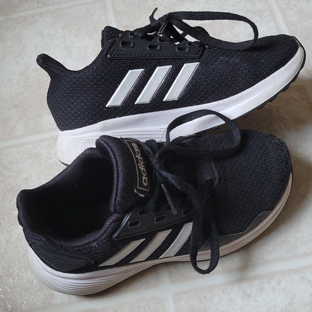 Boys' 11K Adidas Shoes